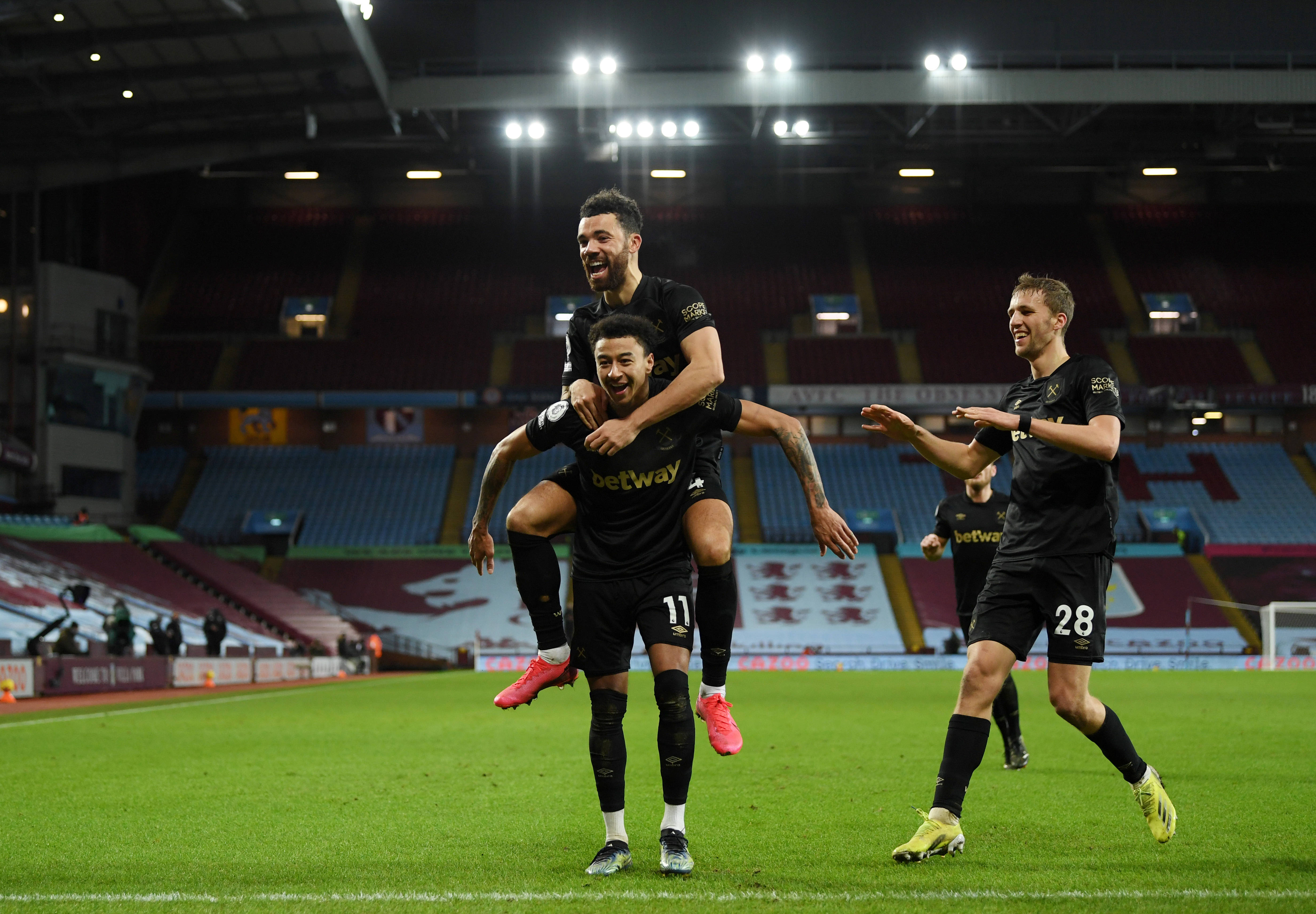 MLB》红人明星沃托遭驱逐出场 泪眼汪汪女孩跟偶像见面拍照收惊喜