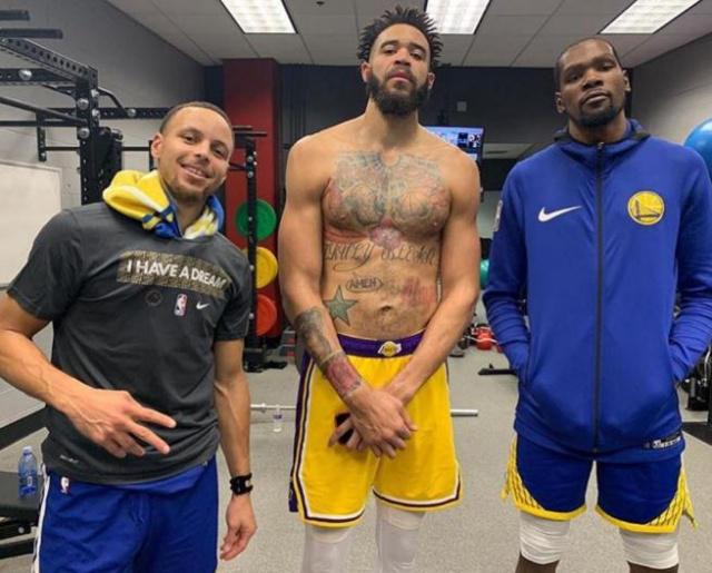 尼日利亚连续两届无缘世界杯，该国足协向总统、政府、人民道歉