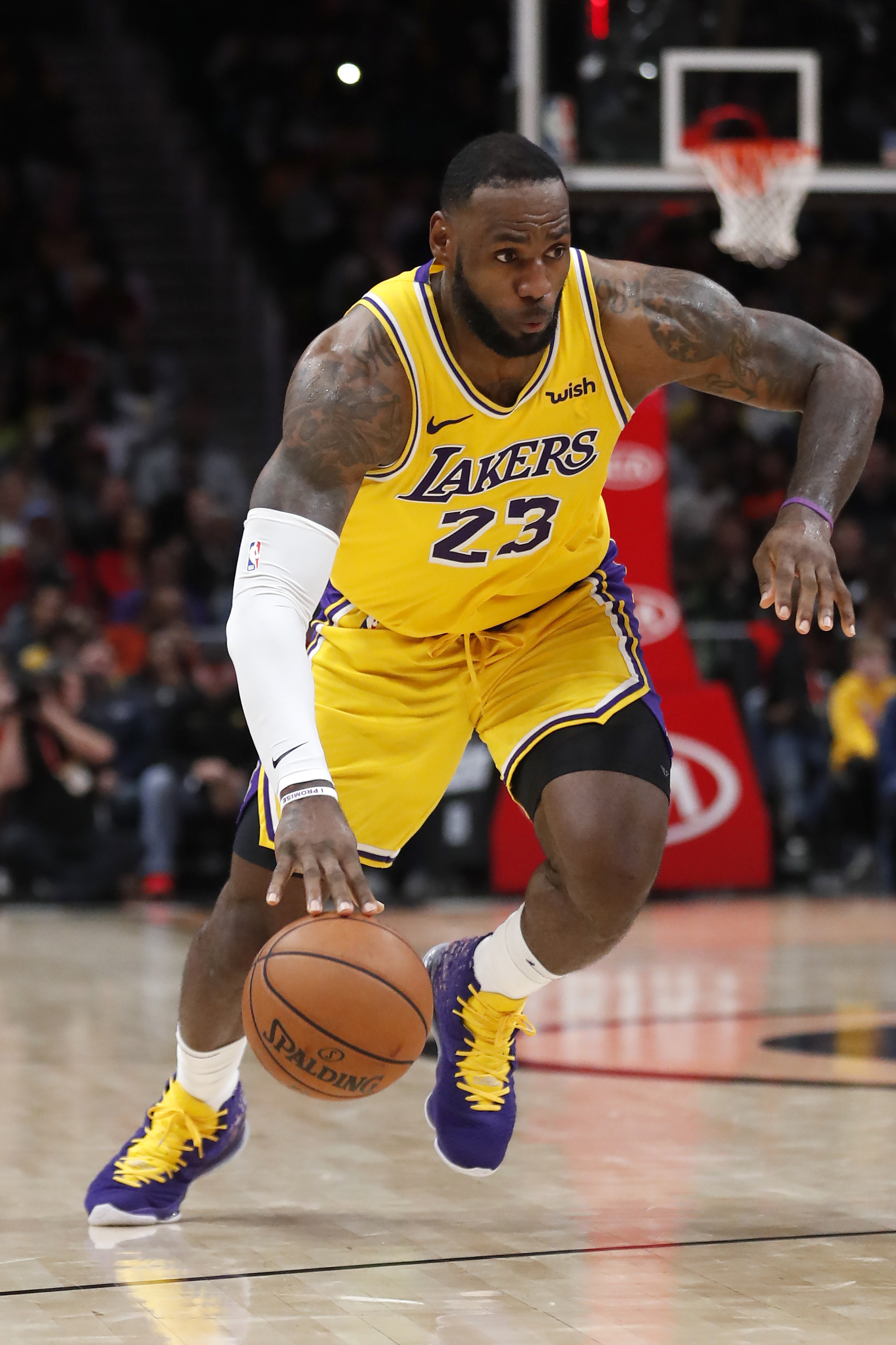 澄迈电竞企业赛巅峰对决，16强战队争夺八强荣耀!