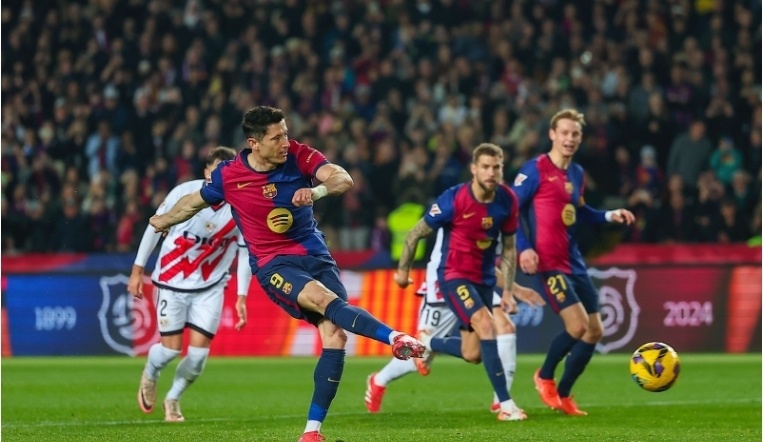 2013 日职奇迹：田中将大在东北乐天金鹫达成 24 胜 0 败，助队夺冠后开启美职征程