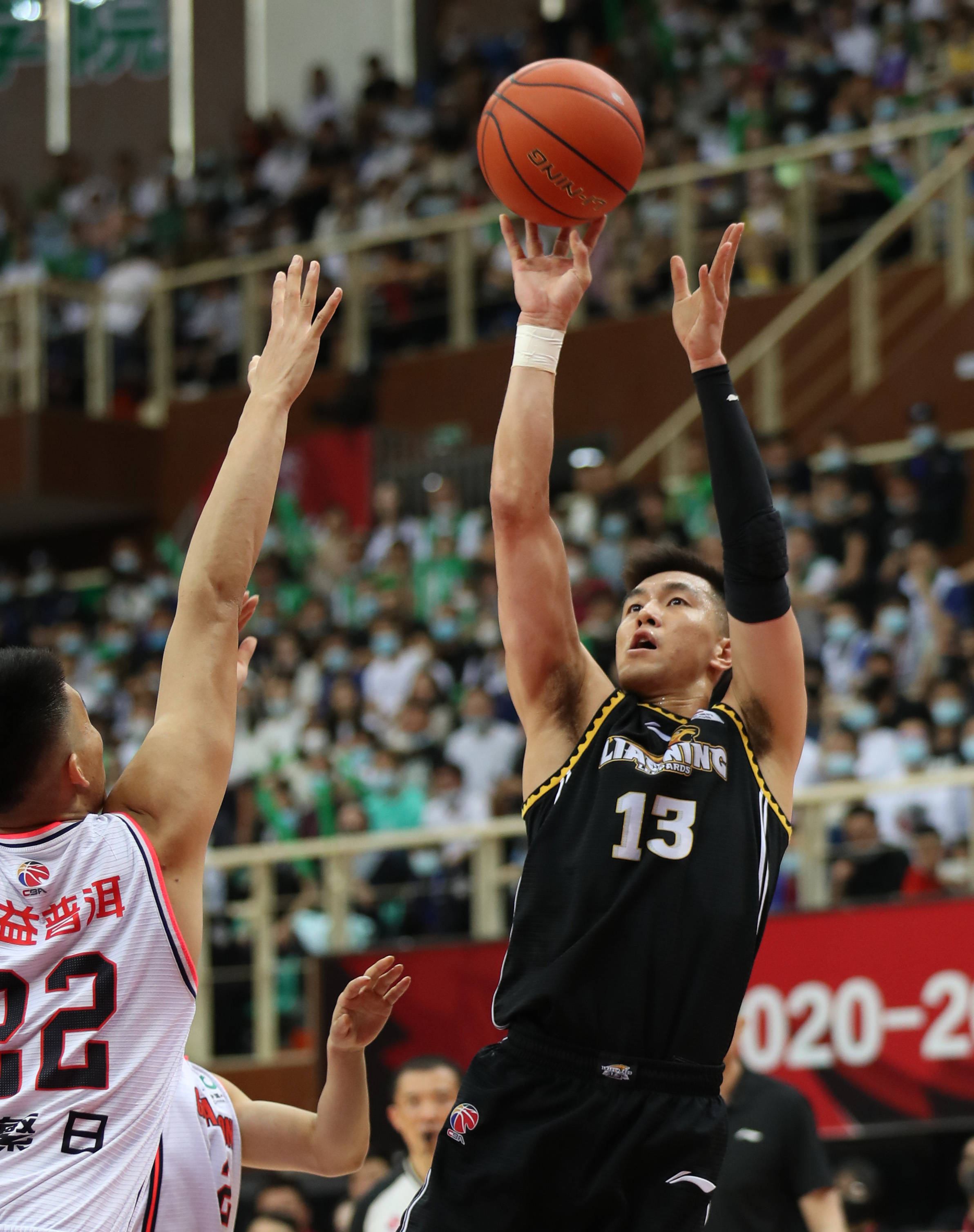 CBA常规赛：青岛男篮大胜广州男篮 获第三阶段开门红
