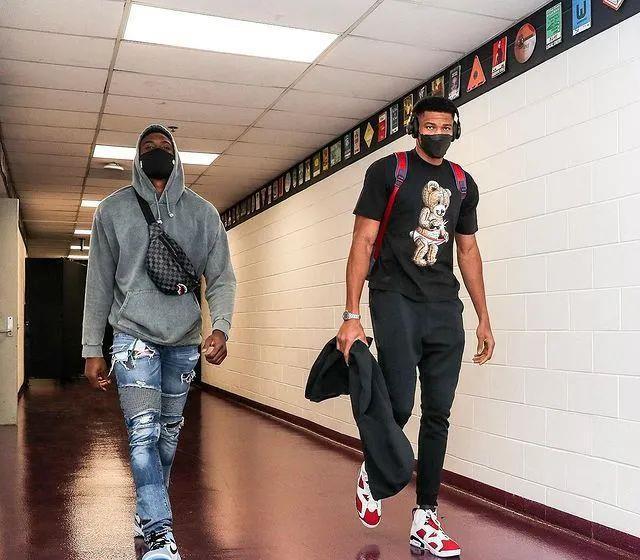 亚足联官方：成都蓉城因在亚冠单场5人染黄被罚款2500美元